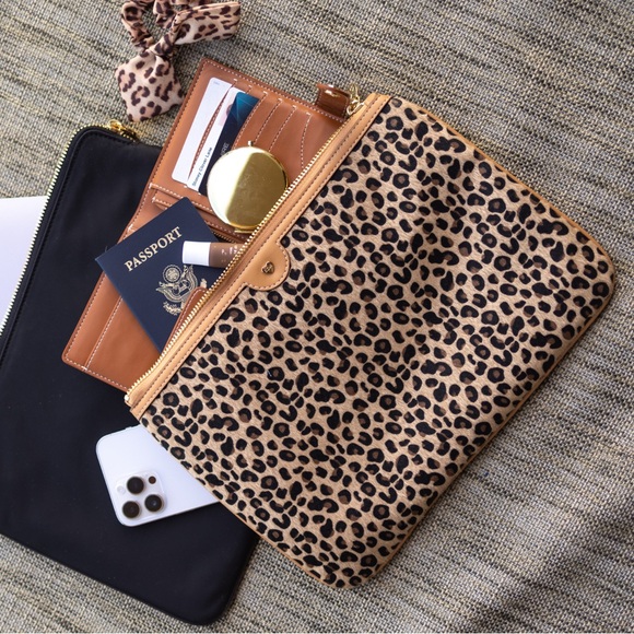 NWT Stoney Clover Lane Oversized Flat Pouch in Leopard Faux Pony Hair - Picture 1 of 11